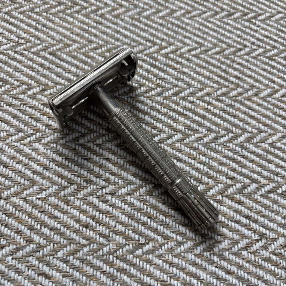 Z-3 1954 Gillette Super Speed Flare Tip DE Safety Razor Vintage